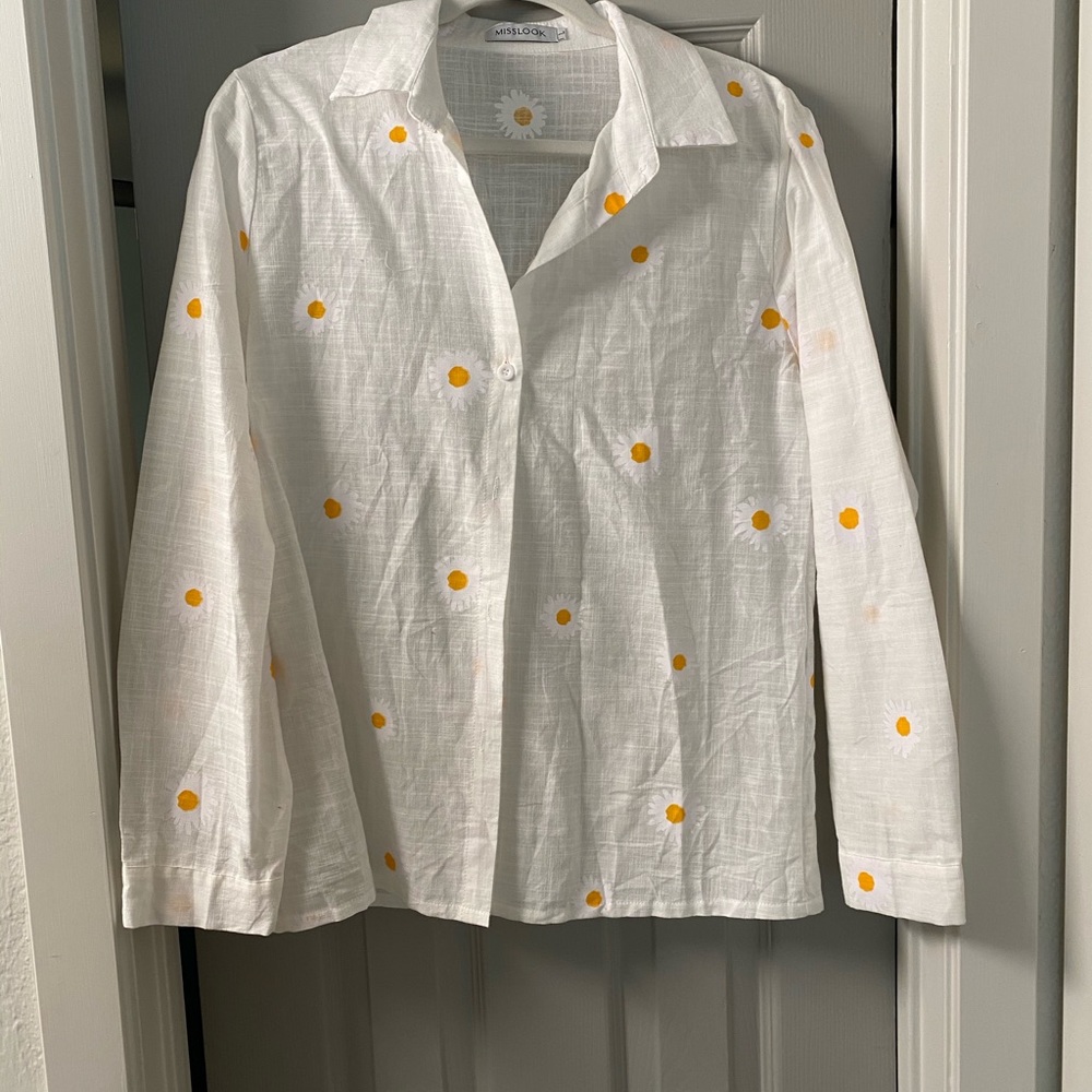 Daisy button down blouse